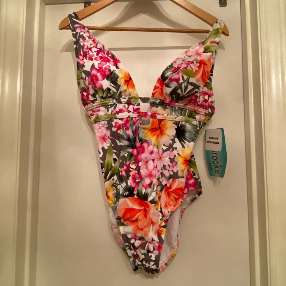 Penbrooke Swimsuits plunge one piece